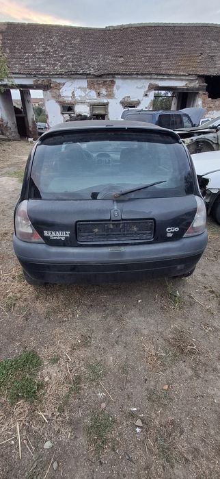 Dezmembrez Renault clio 1,2 benzină zabrani județul Arad