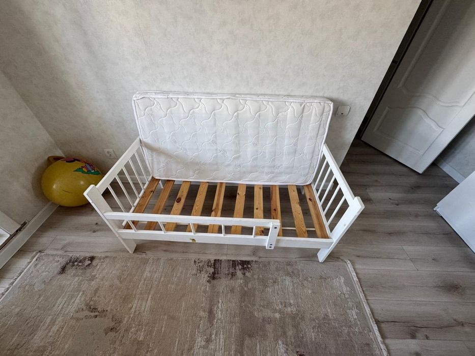 Продам кроватку (от 2-8лет)