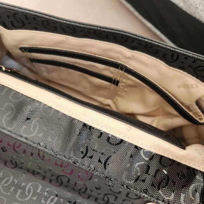 Дамска елегантна чанта guess черна оригинал
