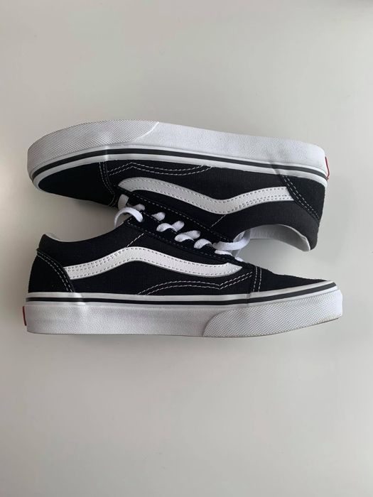 Сандали BETSY - 34 размер,Гуменки VANS - 33 размер