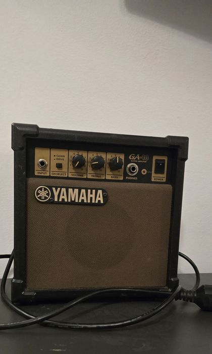 Yamaha GA-10 уселитель