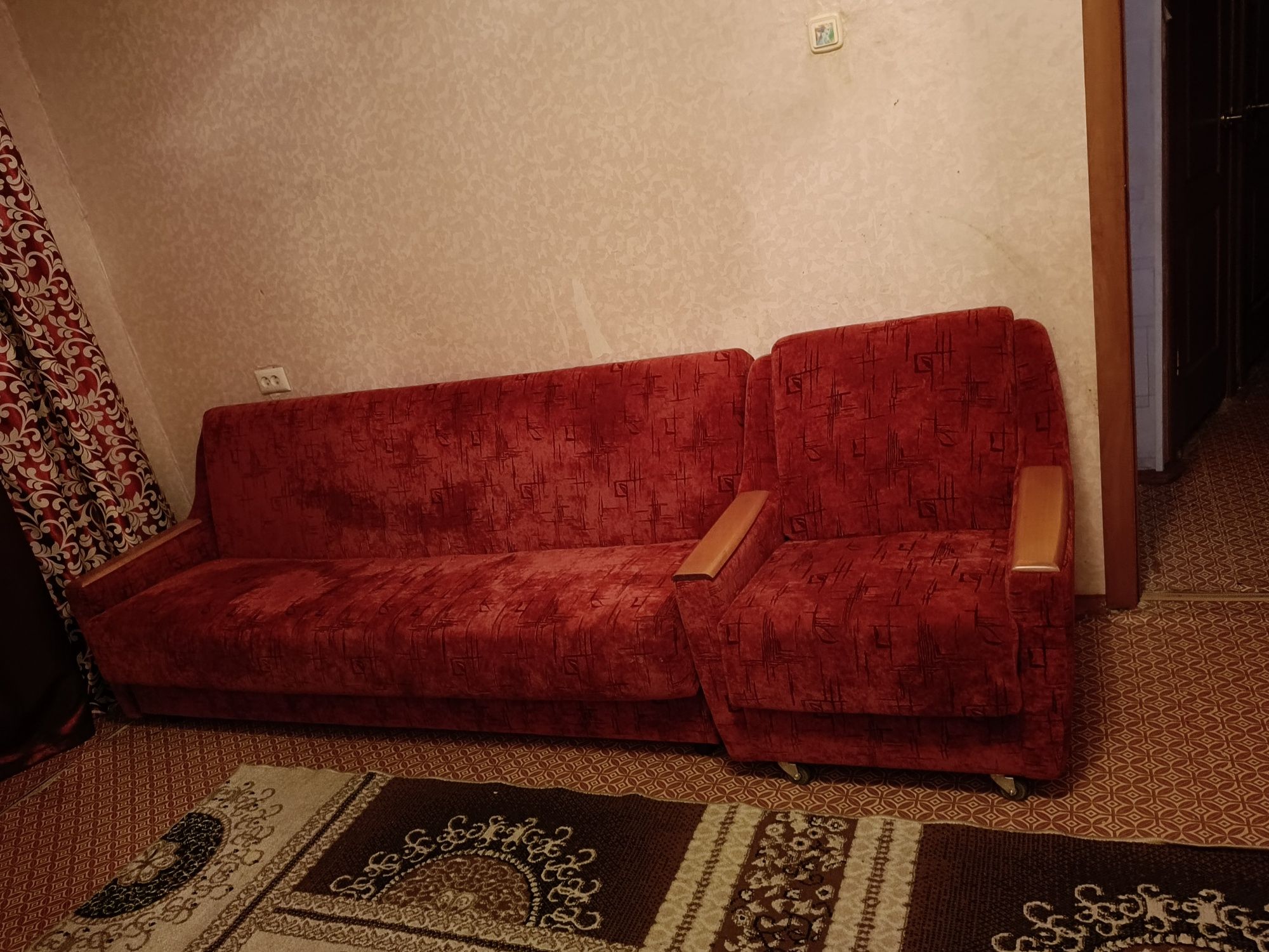 Продам диван и 2 кресло 6000т