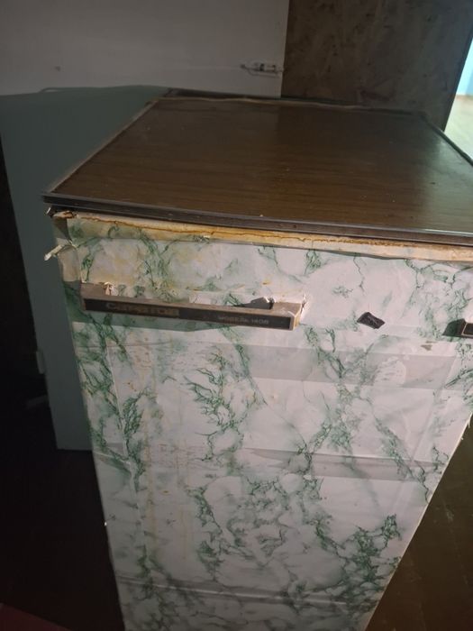 Отдам  даром  холодильник  рабочий