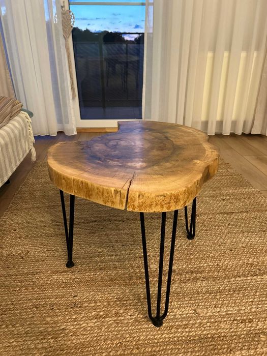 Măsuța de cafea/ măsuță de living din lemn masiv-produs UNICAT