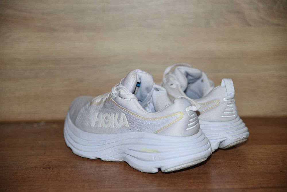 HOKA оригинални маратонки размер 39 1/3