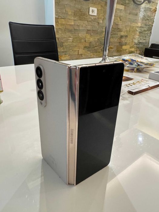 Samsung Galaxy Z Fold4, 12GB RAM, 1TB(1000 Giga), 5G, Beige FLAGMAN