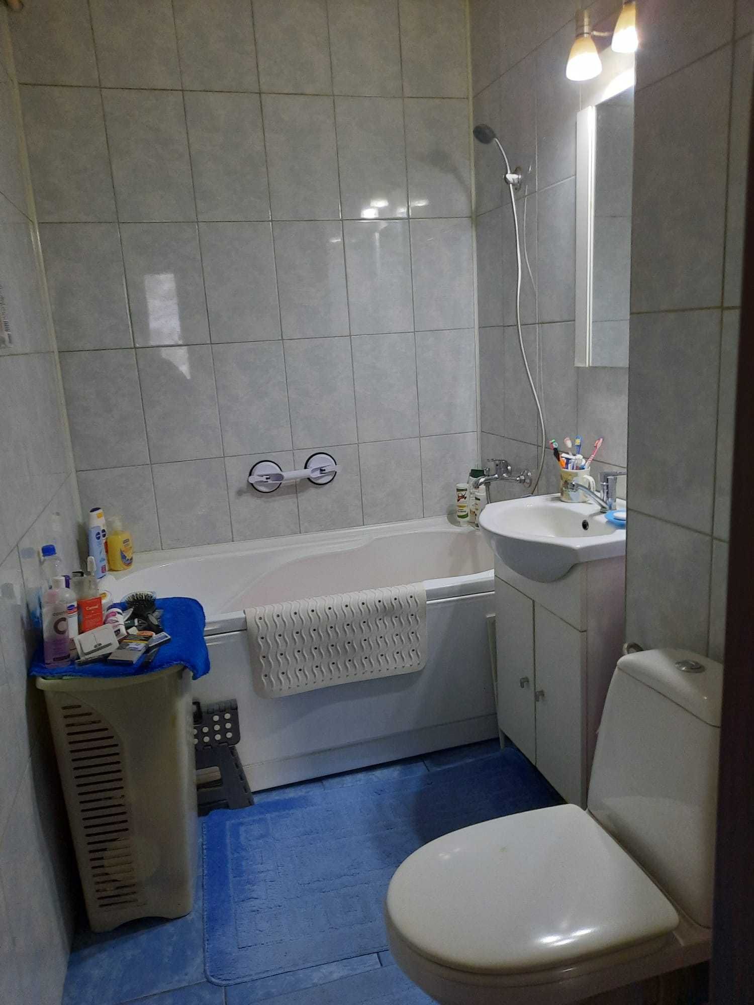 Vand apartament 3 camere Podu Ros direct proprietar