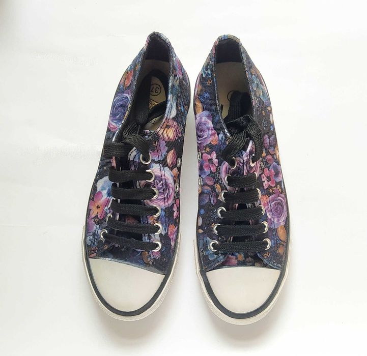 НОВИ Дамски КЕЦОВЕ на цветя. Спортни обувки. Кецове. Маратонки