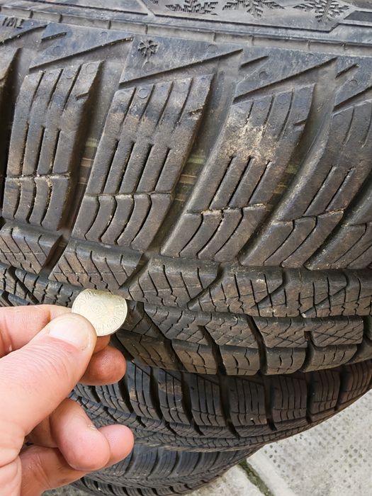 Jante cu cauciucuri de iarna