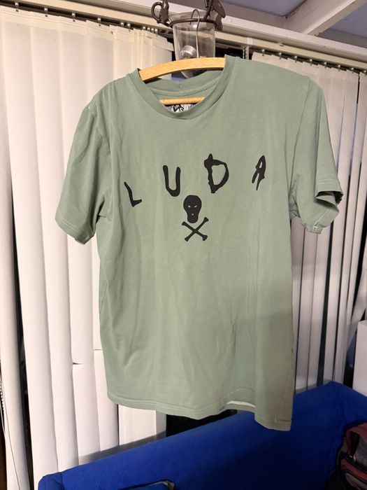 Луда тениски на добри цени