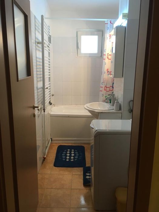 Persoană fizică închiriez apartament 2 camere în deva