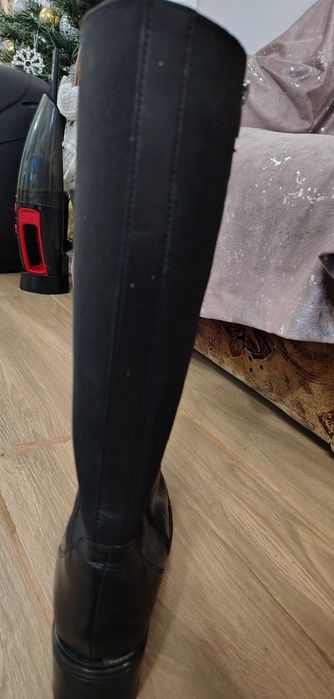 Vând cizme Lasocki mărime 40