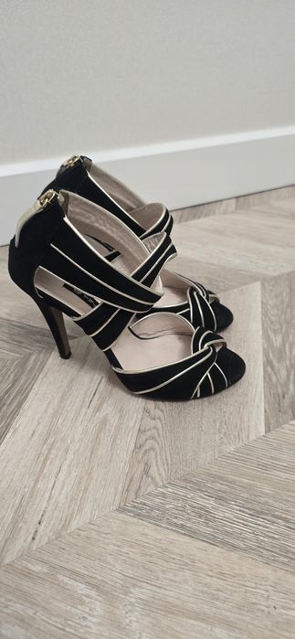 Нарядные туфли/брсоножки