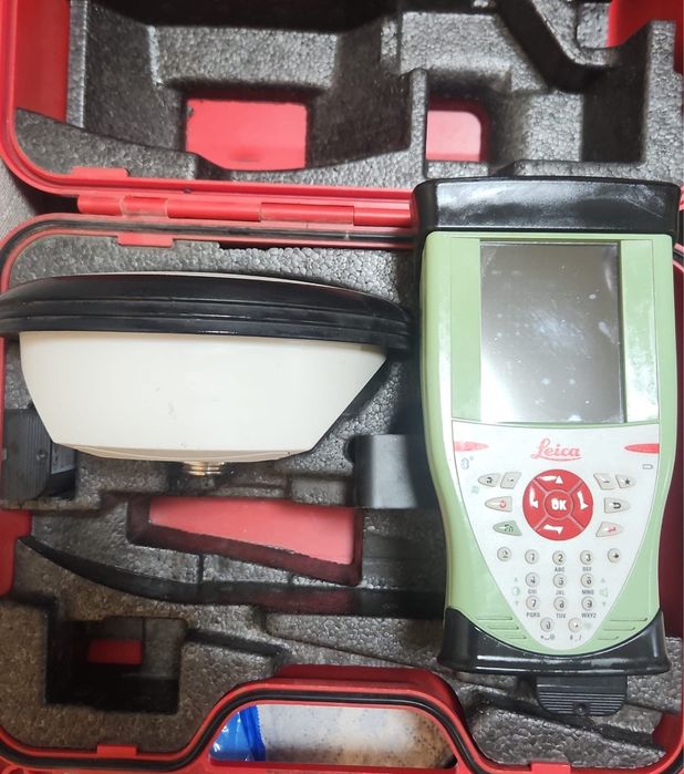 Echipament Gnss Leica Gs08 și controler Cs10