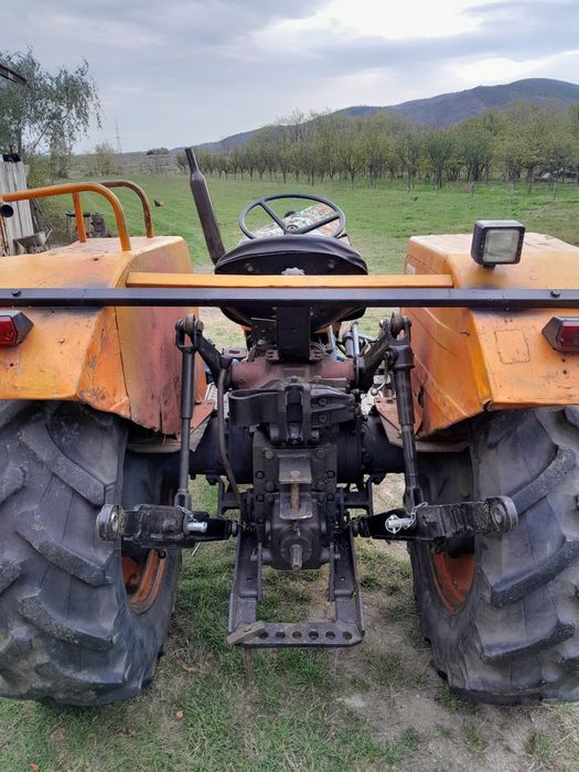 Tractor Fiat 615