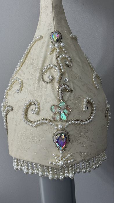 Саукеле ручной работы от Abdirova Bridal