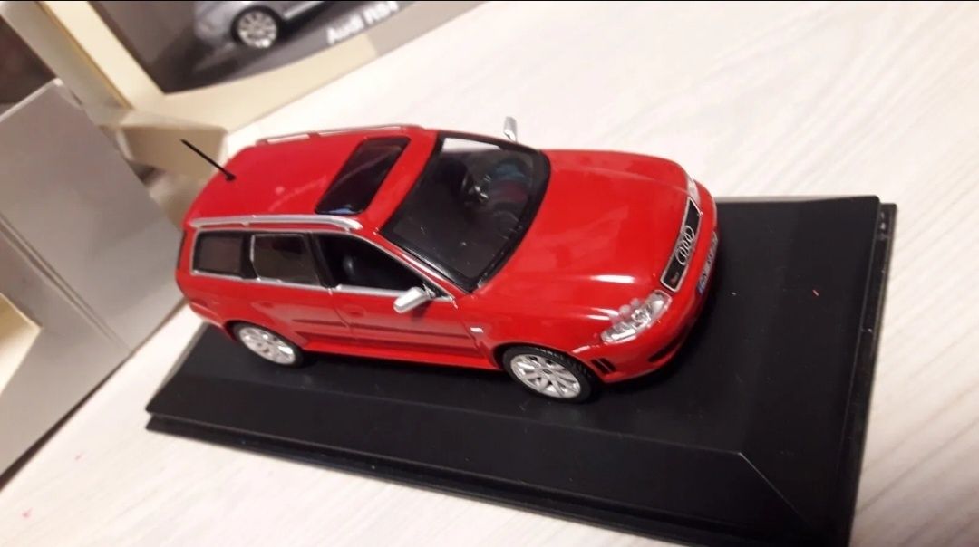 Модел Minichamps 1:43 Audi RS4 Avant B5