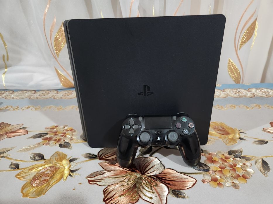 PlayStation 4 Slim 1TB