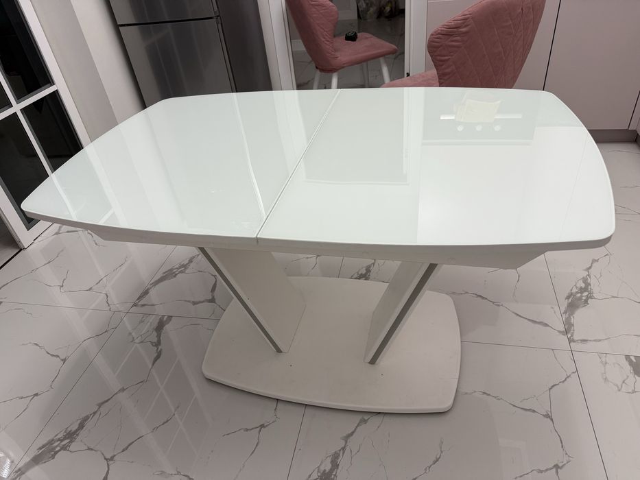 Кухонный дизайнерский стол