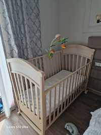 Patut bebe Erbesi lemn plus carusel, saltea, set de pat și husa saltea