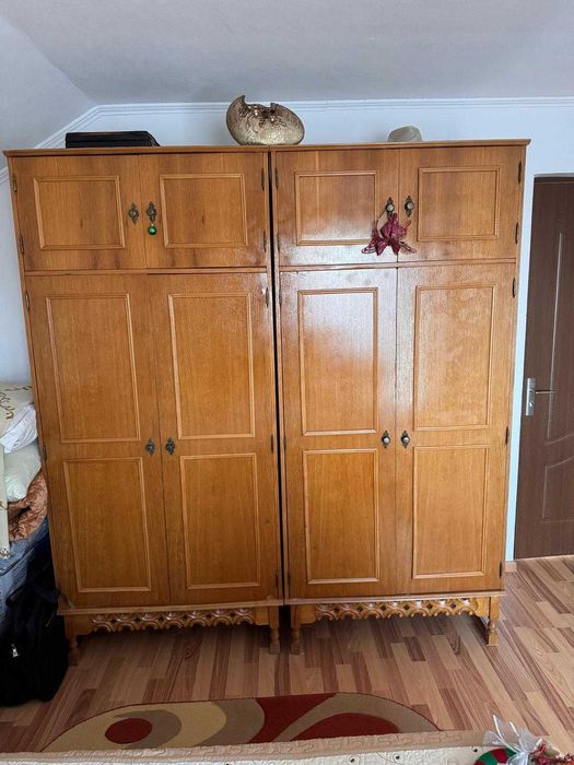 mobila lemn dormitor