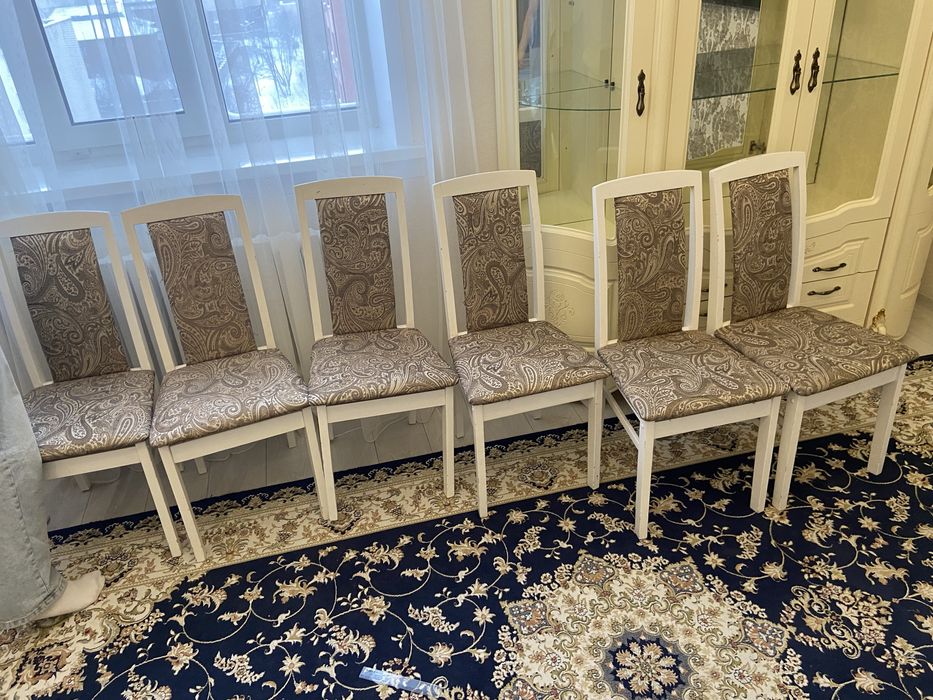 Стулья 6 шт состояниее среднее