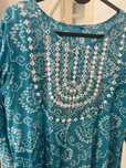 Kurta indianǎ, set cu pantaloni şi eşarfǎ