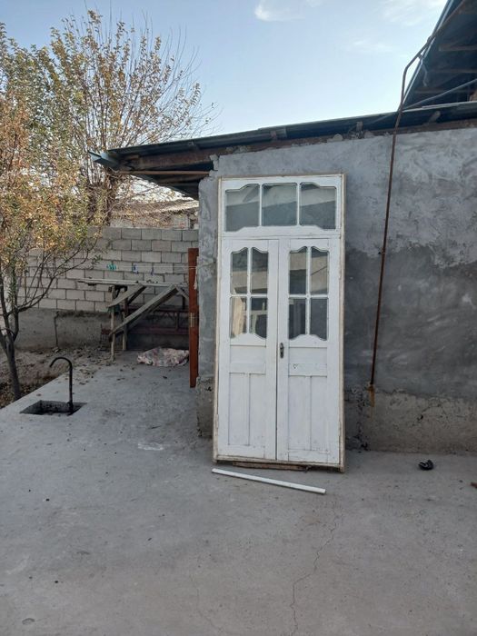 Eshik sotiladi 400ming. Narxini kelishamiz.