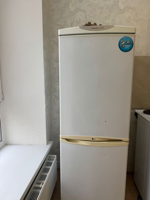 Продам холодильник срочно