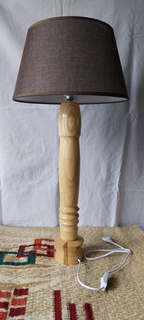 Lampa, veioza lemn masiv frasin, finisata shellac,handmade