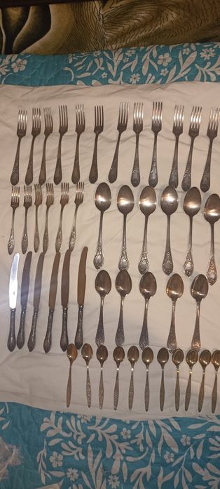 Продаю мельхиоровые ложки, вилки, ножи бу