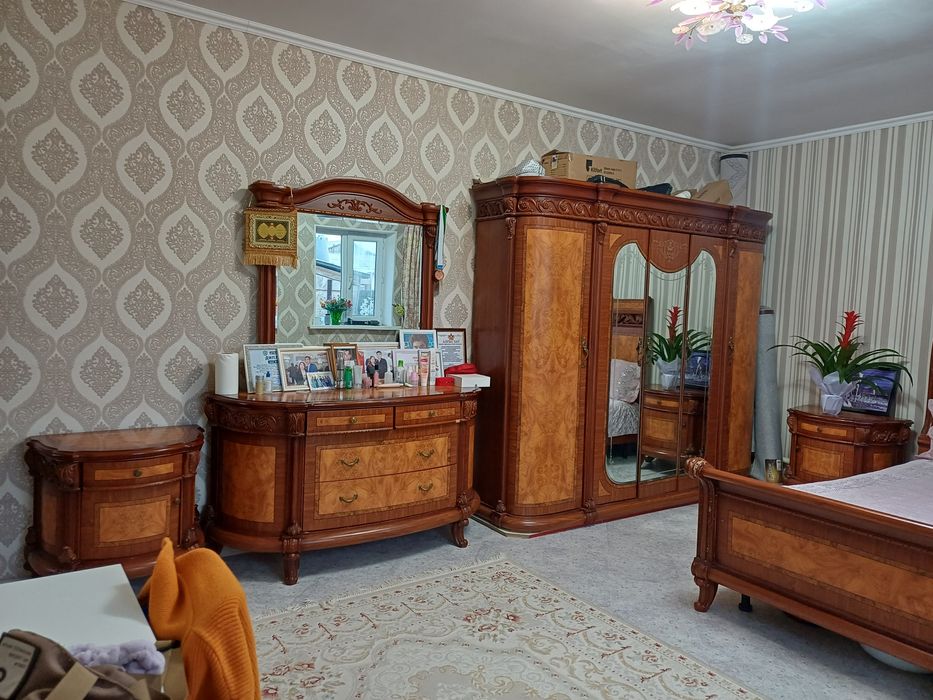 Спальный гарнитур