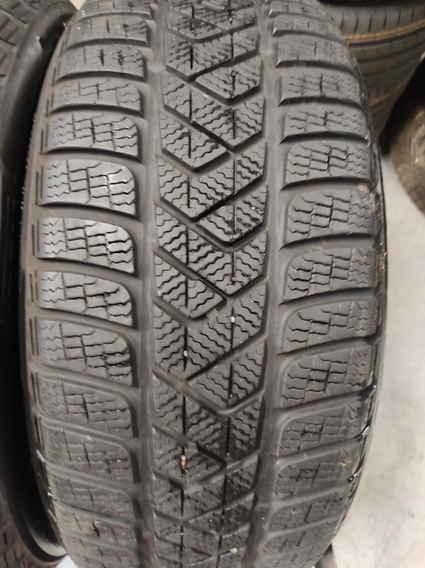 225/50/17 Pirelli