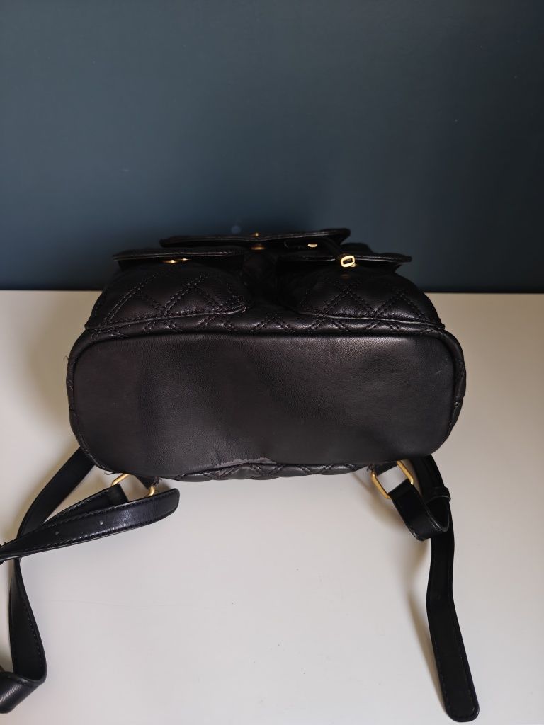 Дамска раница Guess