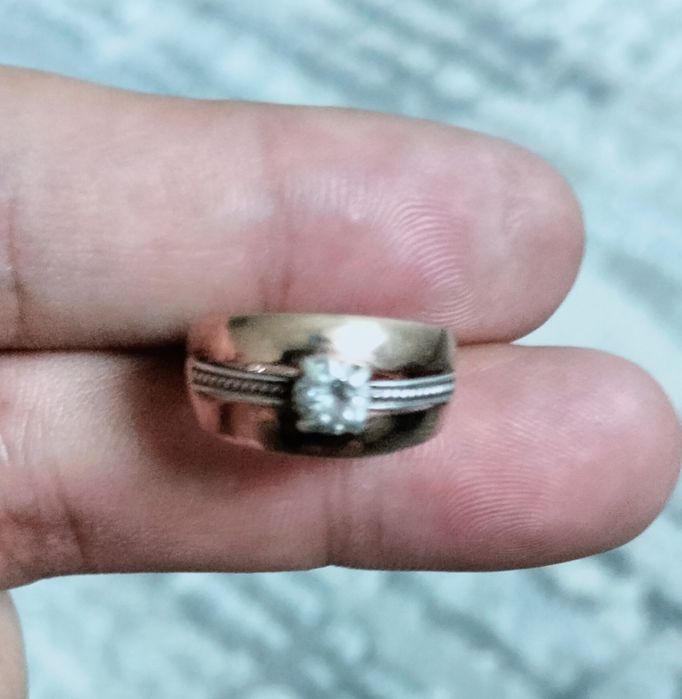 тилла узук сотилади 1.7 грамм 583 проба