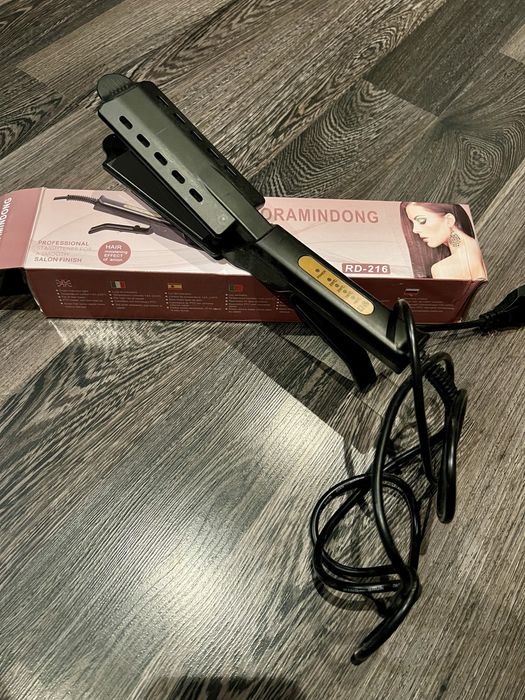 Преса за коса с овлажняващ ефект