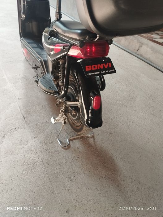 Skuter bonvi sotiladi