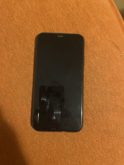 Vand iphone 11 ,in stare foarte buna