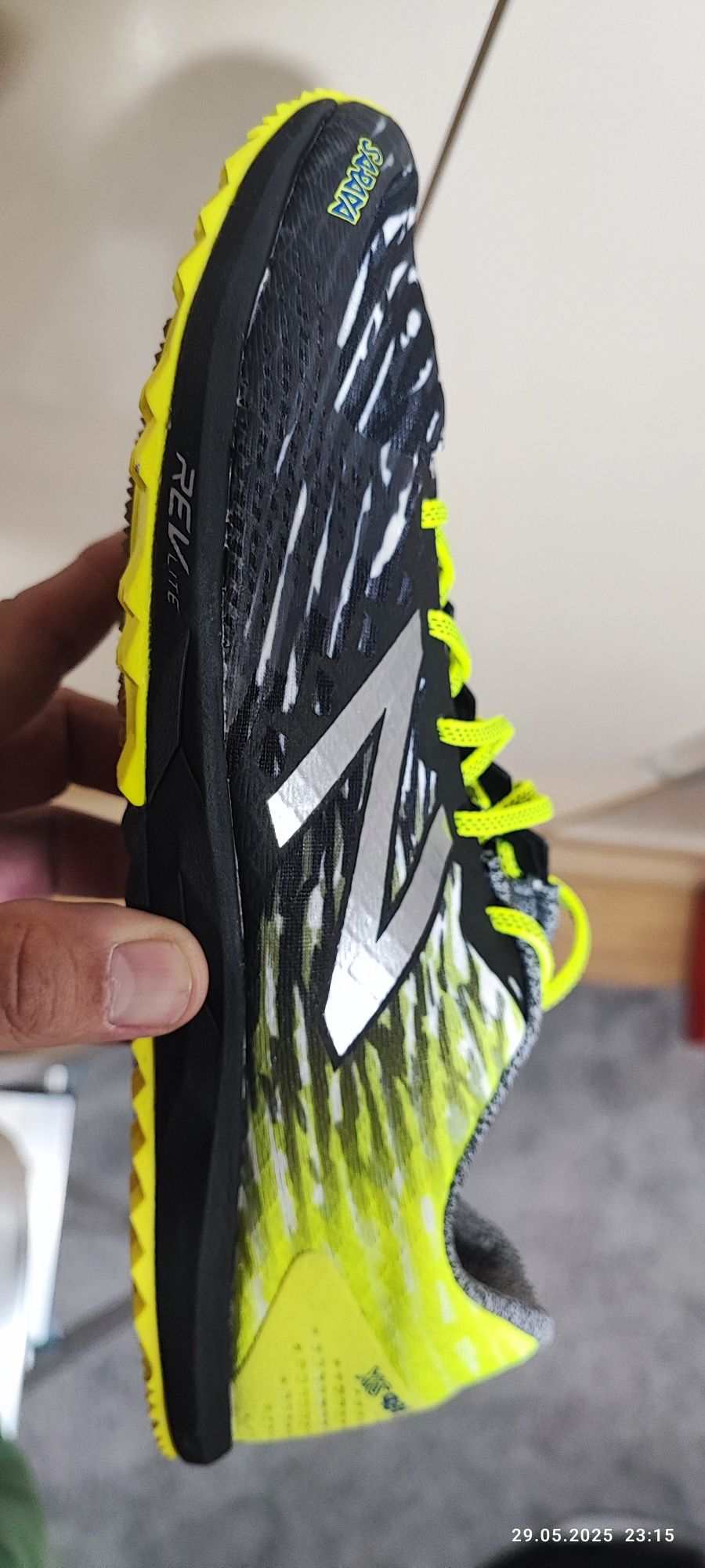 маратонки шпайкове new balance