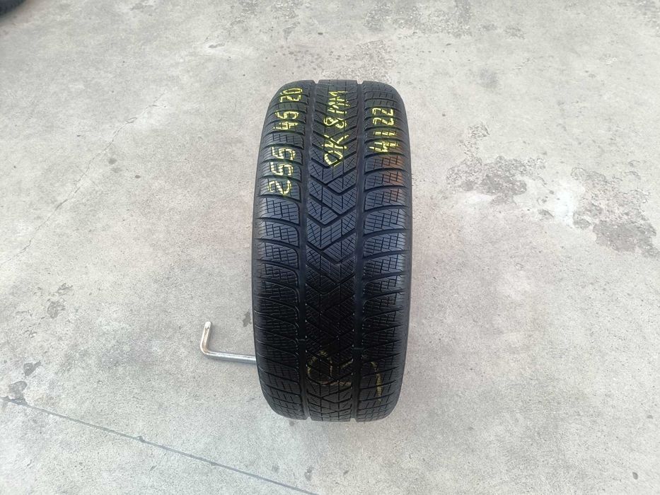 O anvelopa noua de iarna 255 45 20 pirelli scorpin winter dot 4122