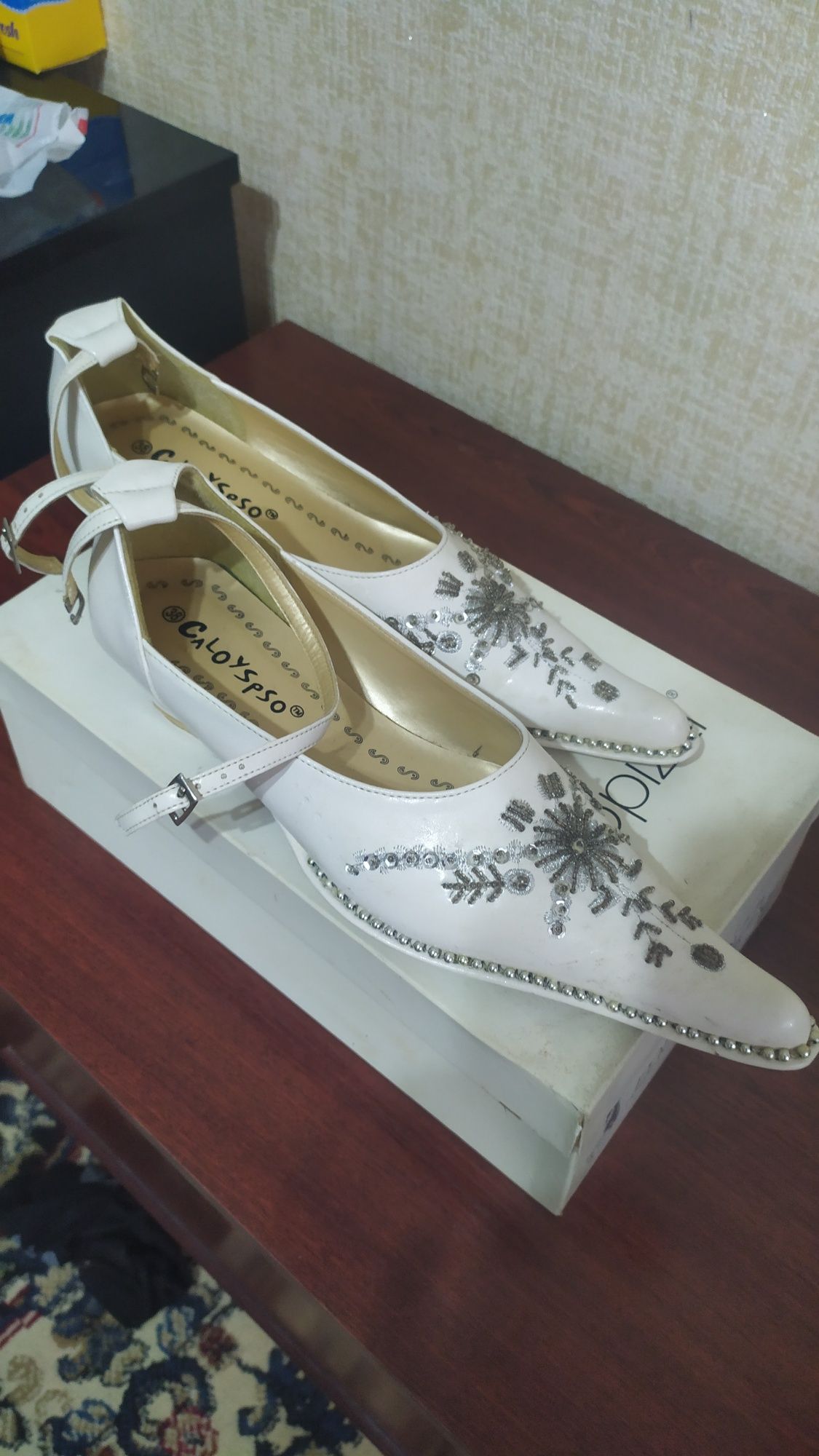 Белый женские туфли