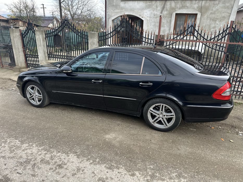 Vând mercedes E Class w211 avantgarde !!