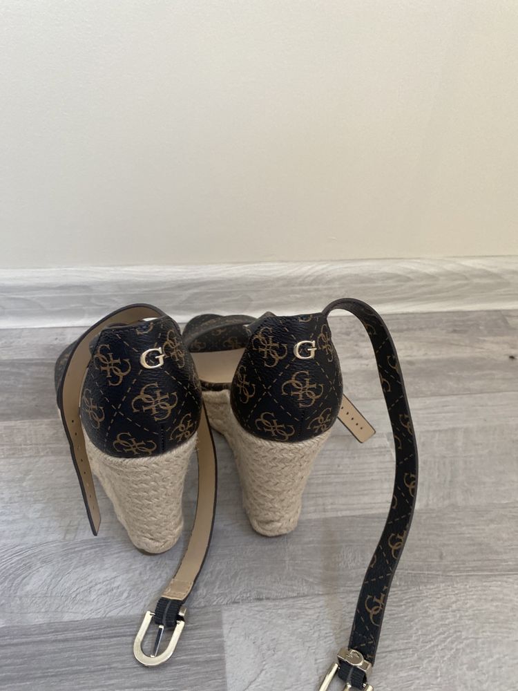 Сандали guess 39