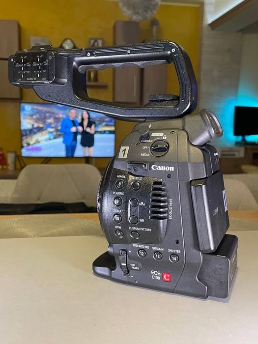 Canon C100 Cinema Camera Dual Pixel Autofocus