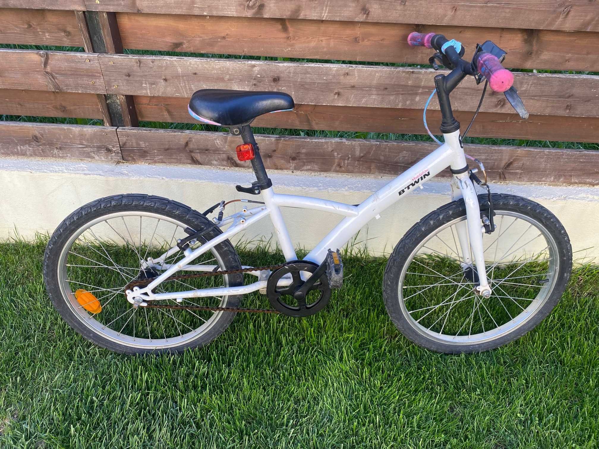 Vand doua biciclete copii 4-7 ani si 6-10 ani