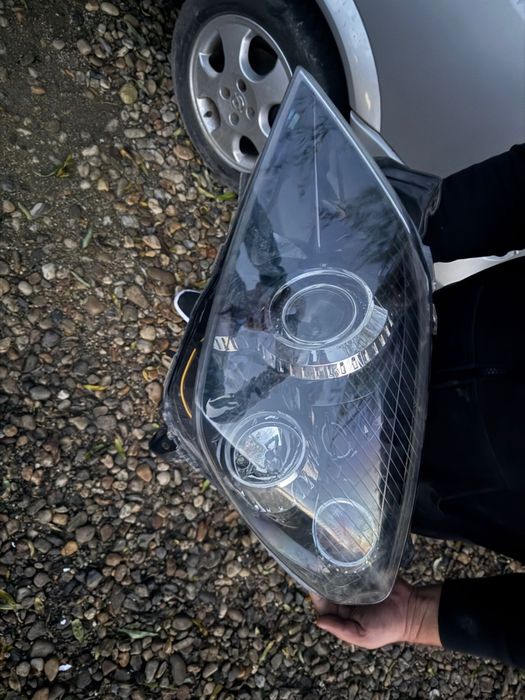 Faruri b-xenon Opel Astra