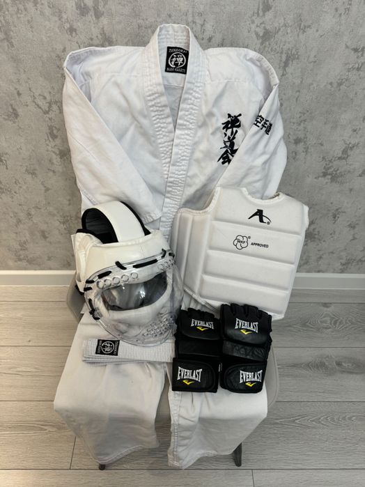 Кимоно, шлем , защитный жилет , перчатки