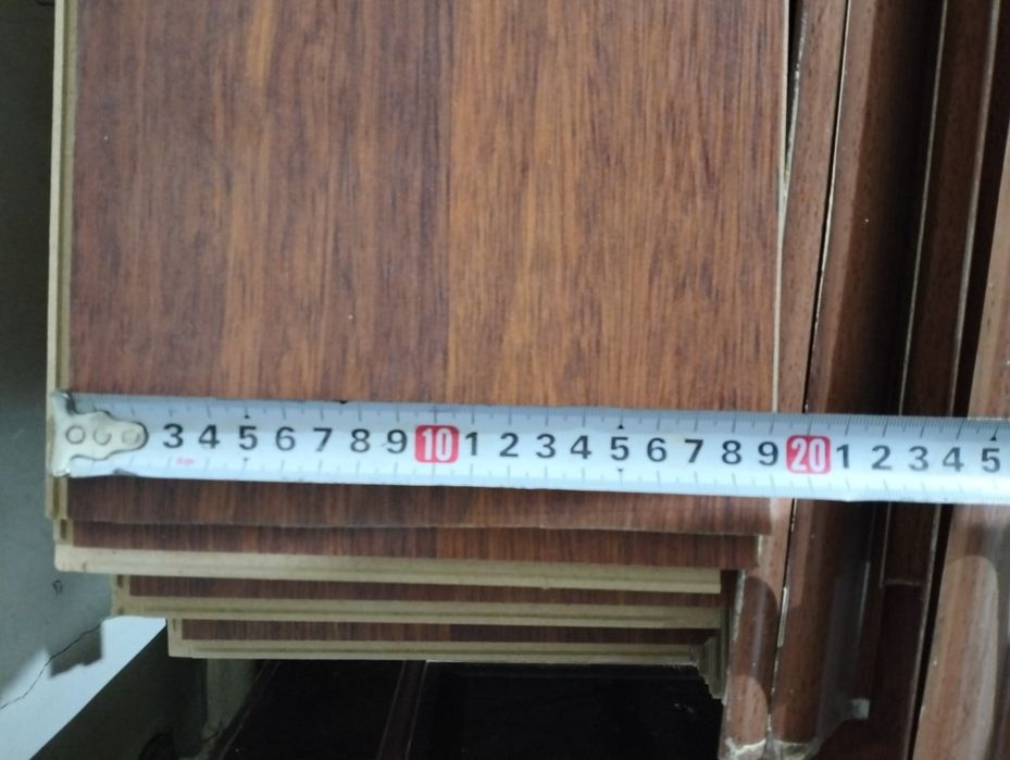 Продам бу ламинат около 75 кв/м