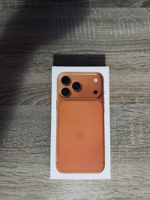 iPhone 17 Pro Max Cosmic Orange 256gb