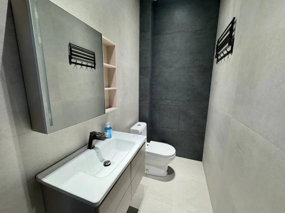Аренда офиса на Садыка Азимова. Японское посольство. 190 м²